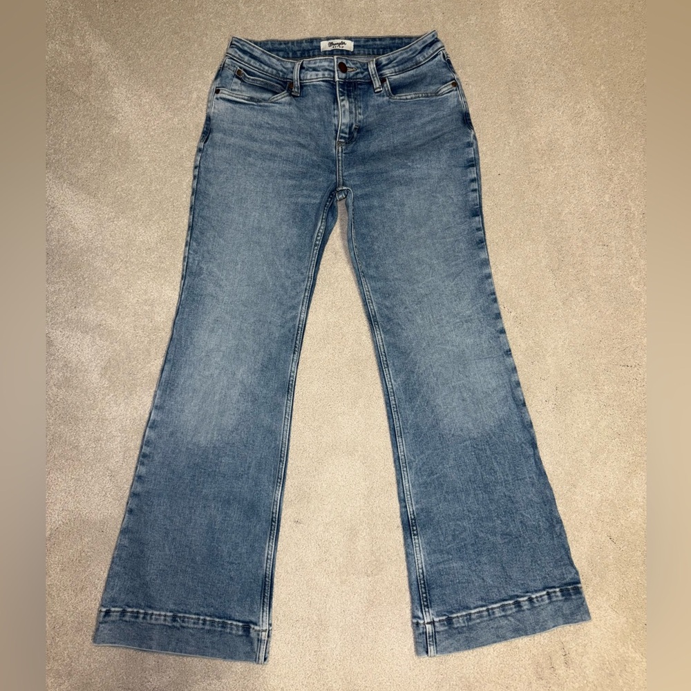 Wrangler retro Women's Light Blue Flare Jeans